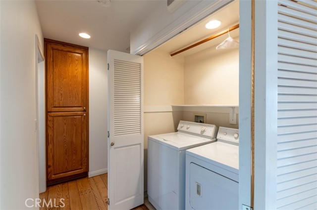 931 5th Street, Hermosa Beach, California 90254, 6 Bedrooms Bedrooms, ,2 BathroomsBathrooms,Residential,Sold,5th,SB22187324