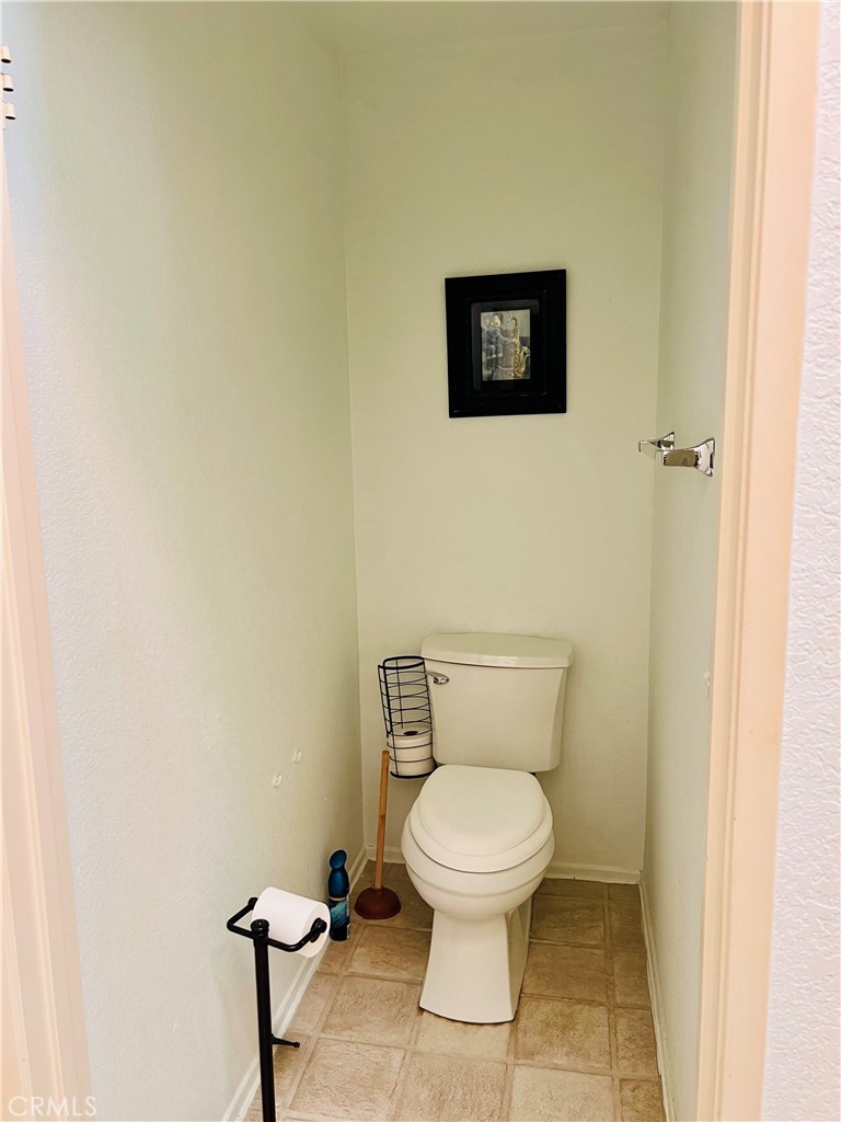 https://media.crmls.org/medias/fde2ece6-82c1-40fd-9de2-bcc291f6c17e.jpg?preset=X-Large