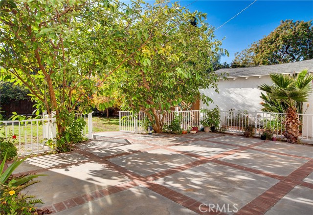 Detail Gallery Image 19 of 39 For 3667 Sawtelle Bld, Los Angeles,  CA 90066 - 5 Beds | 3/1 Baths