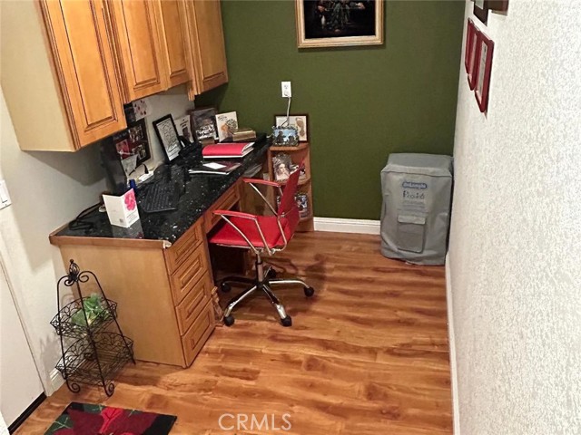 Detail Gallery Image 12 of 26 For 1020 S San Marino Way, Anaheim,  CA 92808 - 3 Beds | 2 Baths