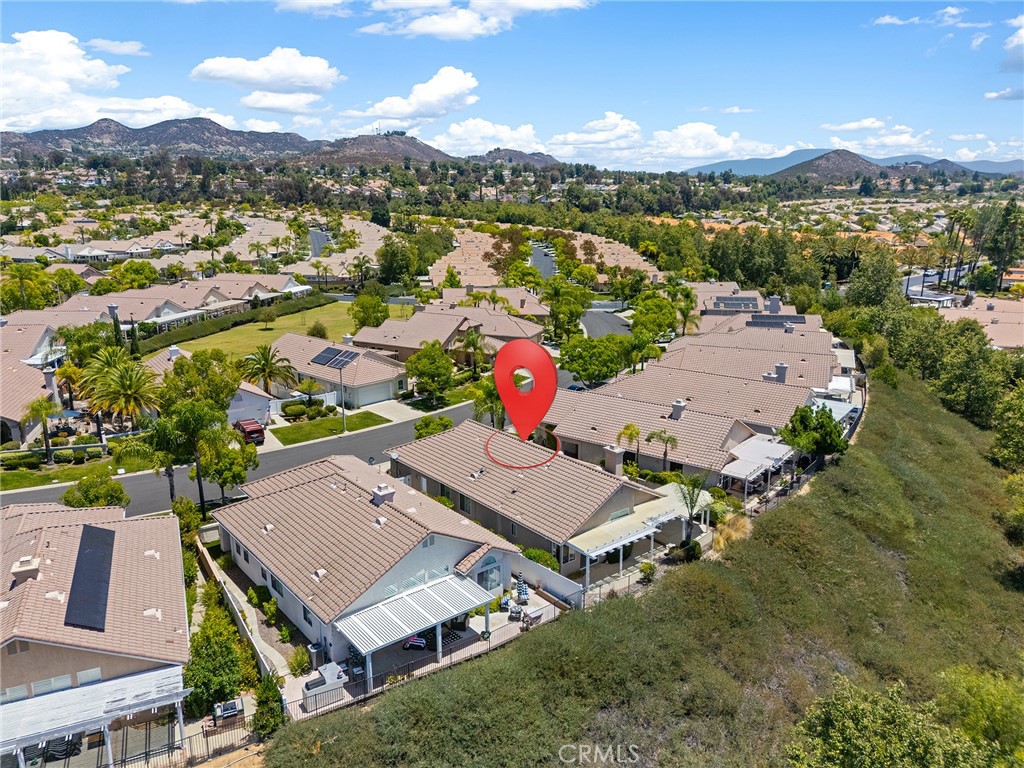 https://media.crmls.org/medias/fde586c0-ab6b-4cd2-abc9-403cb0979371.jpg?preset=X-Large