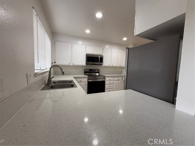 Detail Gallery Image 7 of 16 For 28207 Ridgethorne, Rancho Palos Verdes,  CA 90275 - 3 Beds | 2/1 Baths