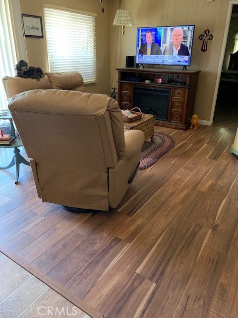 4401 Camelot Place, Bakersfield CA: https://media.crmls.org/medias/fde63162-3a8d-4988-8762-e36f831425c8.jpg