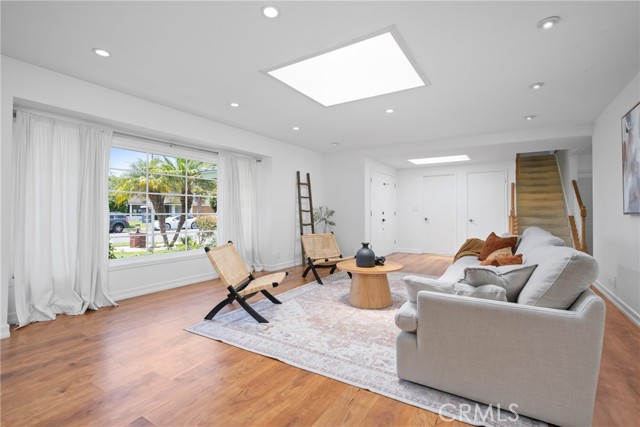 2704 Albatross Drive, Costa Mesa CA: https://media.crmls.org/medias/fde64e67-6d43-405b-8ce8-7416077c15fb.jpg