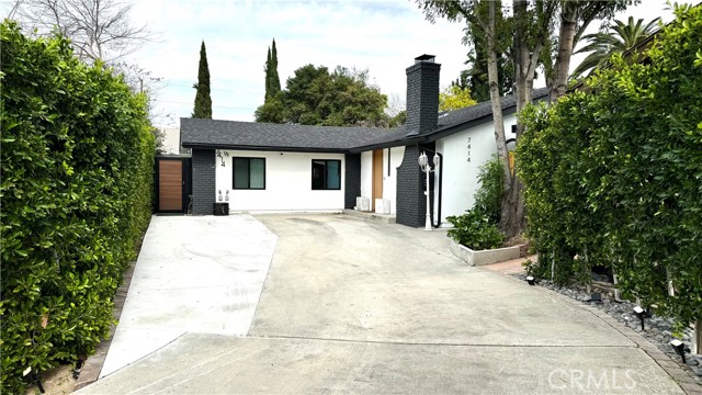 Detail Gallery Image 3 of 22 For 7414 Delco Ave, Canoga Park,  CA 91306 - 3 Beds | 2 Baths