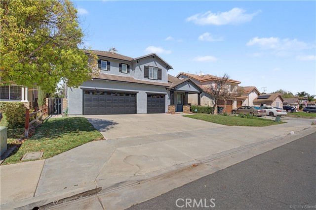 Detail Gallery Image 2 of 31 For 172 Goldenrod Ave, Perris,  CA 92570 - 5 Beds | 3 Baths