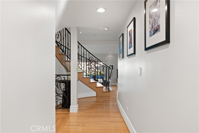 2567 Oakshore Drive, Westlake Village CA: https://media.crmls.org/medias/fde8600c-3cb3-4dea-836a-4ec524243227.jpg