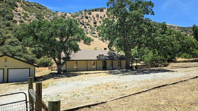 Detail Gallery Image 1 of 1 For 3020 Lebec Oaks Rd, Lebec,  CA 93243 - 3 Beds | 3 Baths