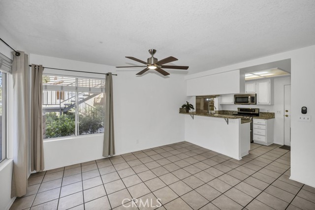 Detail Gallery Image 8 of 28 For 28114 Seco Canyon #156,  Saugus,  CA 91390 - 2 Beds | 2/1 Baths