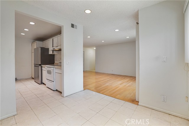 Detail Gallery Image 16 of 52 For 23675 Park Capri #24,  Calabasas,  CA 91302 - 2 Beds | 2 Baths
