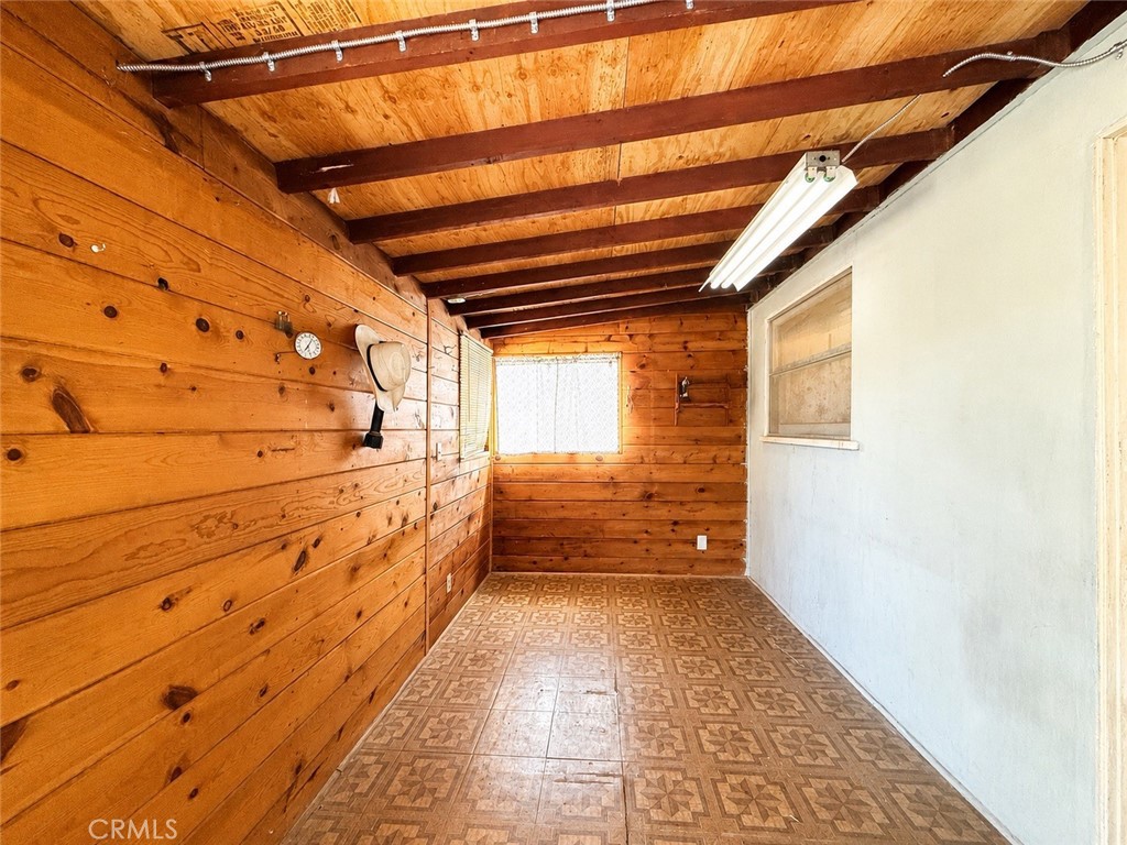 https://media.crmls.org/medias/fdeaa09a-5688-4478-be2a-091dc5fd34f6.jpg?preset=X-Large