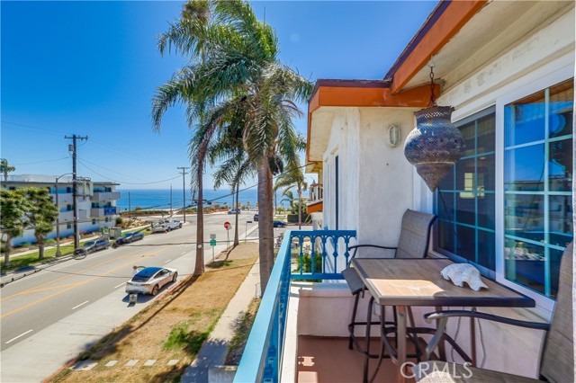 4021 S Pacific Avenue, San Pedro CA: https://media.crmls.org/medias/fdeaace6-9119-47b8-9954-f39dcb9f8f86.jpg