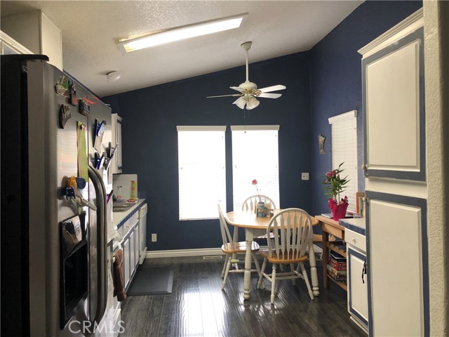 4901 Green River Road, Corona CA: https://media.crmls.org/medias/fded0e97-b23e-4262-864b-a865e6a40ea7.jpg