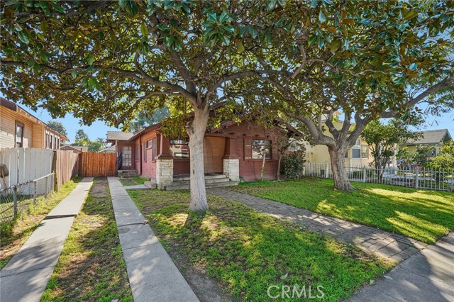 Detail Gallery Image 4 of 30 For 1334 E 9th St, Long Beach,  CA 90813 - 2 Beds | 2 Baths