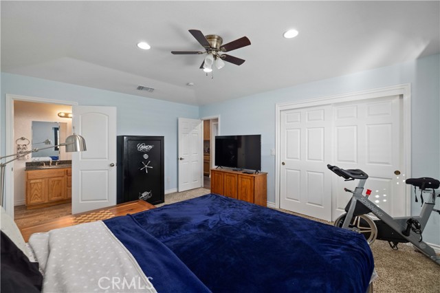 9332 Evelyn Avenue, California City CA: https://media.crmls.org/medias/fdee93ee-9321-46b2-b04f-94493bdd1793.jpg