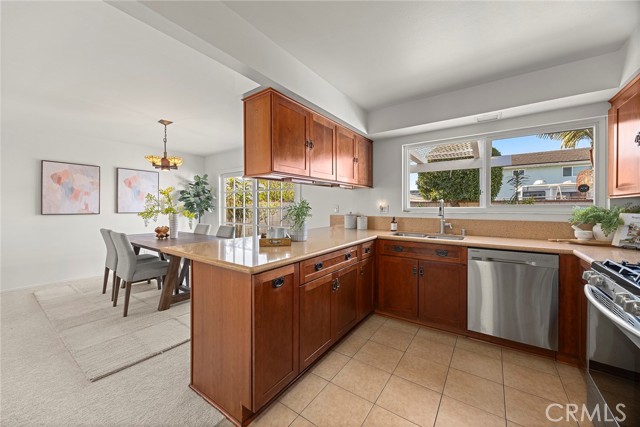 Detail Gallery Image 2 of 48 For 21791 Bushard St, Huntington Beach,  CA 92646 - 3 Beds | 2 Baths