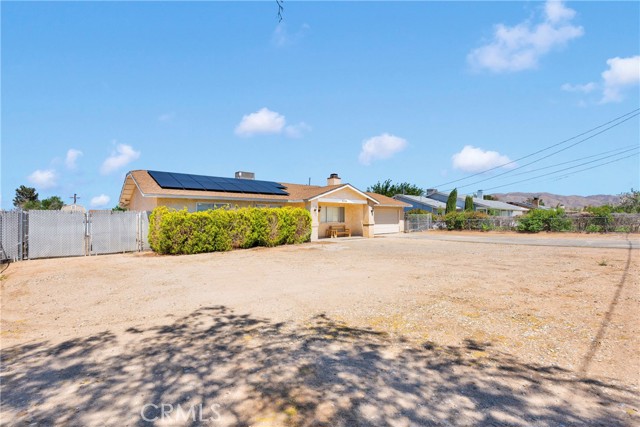 18064 Cajon Street, Hesperia CA: https://media.crmls.org/medias/fdef5d60-0606-4edd-894c-05371af15515.jpg