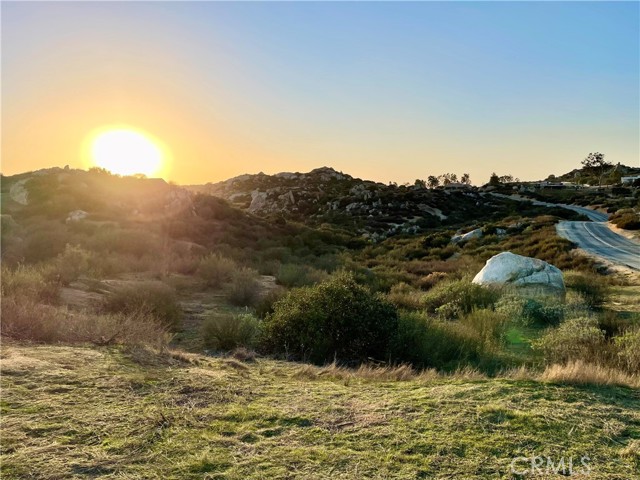 23685 Tapatia Road, Homeland CA: https://media.crmls.org/medias/fdefe2d2-ece2-4157-95ff-5323a95864e8.jpg