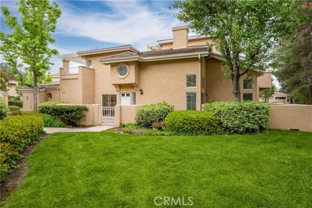 Detail Gallery Image 1 of 28 For 24009 Arroyo Park Dr #54,  Valencia,  CA 91355 - 2 Beds | 2/1 Baths