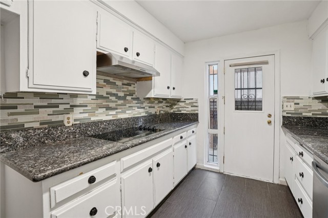 Detail Gallery Image 9 of 32 For 320 E Spruce, Inglewood,  CA 90301 - 2 Beds | 2 Baths