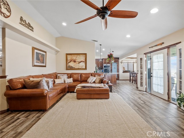 Detail Gallery Image 25 of 57 For 13991 Jicarilla Rd, Apple Valley,  CA 92307 - 4 Beds | 3 Baths