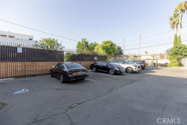 6624 Van Nuys Boulevard, Van Nuys CA: https://media.crmls.org/medias/fdf0944a-3537-429a-a455-65bc49cb4cbf.jpg