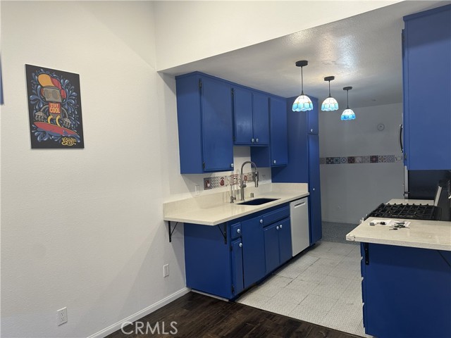 5500 Lindley, 222 photo 8