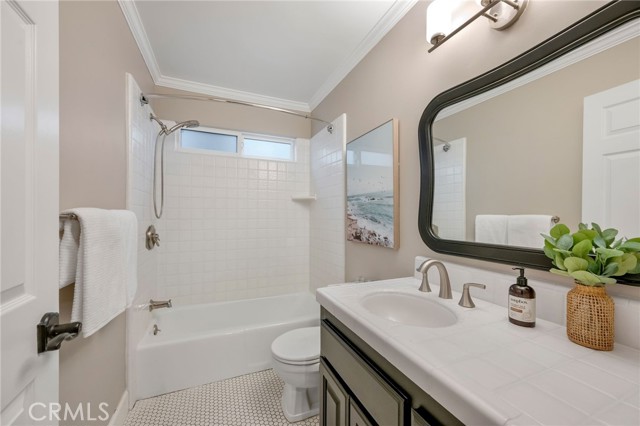 1704 Poinsettia, Manhattan Beach, California 90266, 4 Bedrooms Bedrooms, ,3 BathroomsBathrooms,Residential,For Sale,Poinsettia,SB26093212