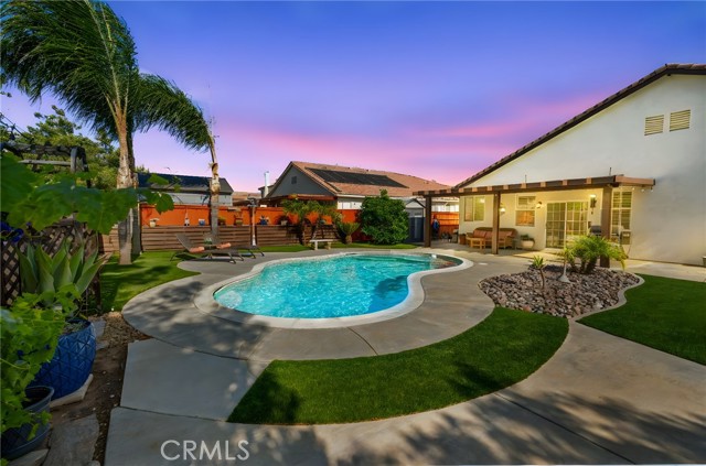32392 Giverny Court, Winchester CA: https://media.crmls.org/medias/fdf13617-63e8-4ae2-aef2-868fd511ef8e.jpg