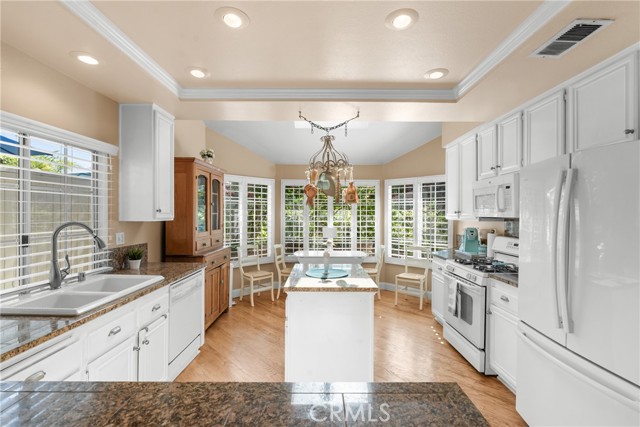 24256 Louisa Street, Laguna Hills CA: https://media.crmls.org/medias/fdf211aa-d13e-484d-874b-952fa552ac80.jpg