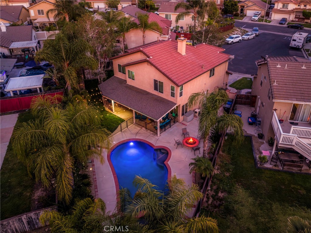 https://media.crmls.org/medias/fdf38f75-7e55-424f-a4b7-96639c8f84af.jpg?preset=X-Large
