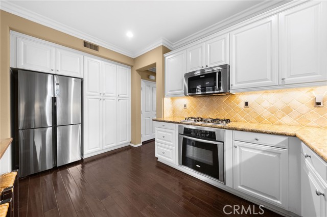 78 Keepsake, Irvine CA: https://media.crmls.org/medias/fdf3c480-723d-4f9f-a170-1a9a9ea14589.jpg