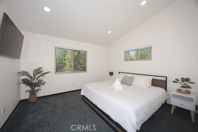 39607 Forest Road, Big Bear Lake CA: https://media.crmls.org/medias/fdf4210a-06e0-4519-87c4-ec4b55edb14b.jpg