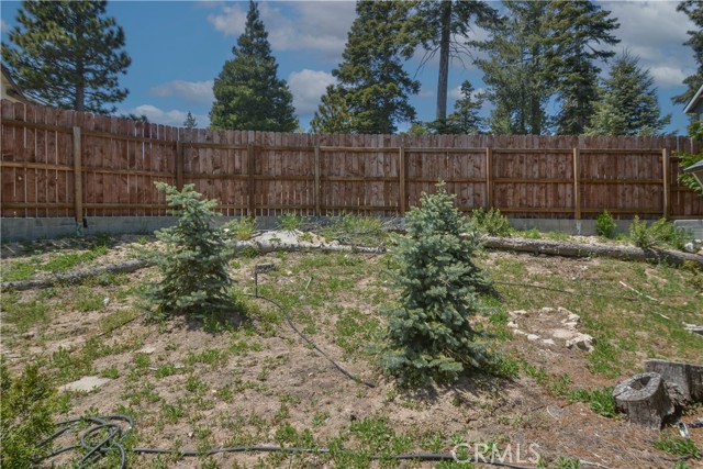 Detail Gallery Image 6 of 31 For 26193 Circle Dr, Twin Peaks,  CA 92391 - 3 Beds | 2 Baths