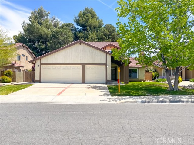 43856 Windsor Place, Lancaster CA: https://media.crmls.org/medias/fdf5c9d1-673d-45cf-9115-a1f06a9945a0.jpg
