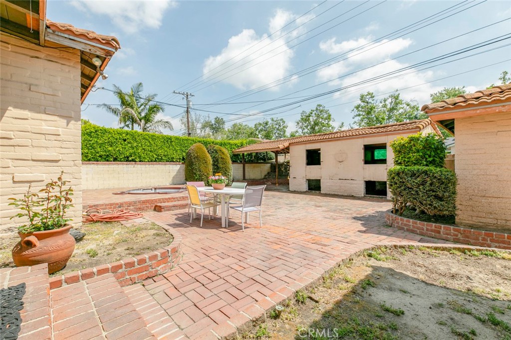 1422 W Riverside DriveBurbank img 13