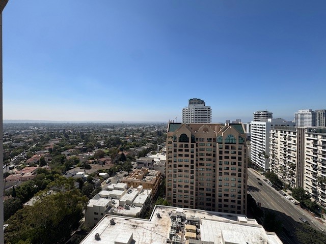 10490 Wilshire Boulevard, Los Angeles CA: https://media.crmls.org/medias/fdf67863-9d1c-47e6-93ee-b098ad93b229.jpg