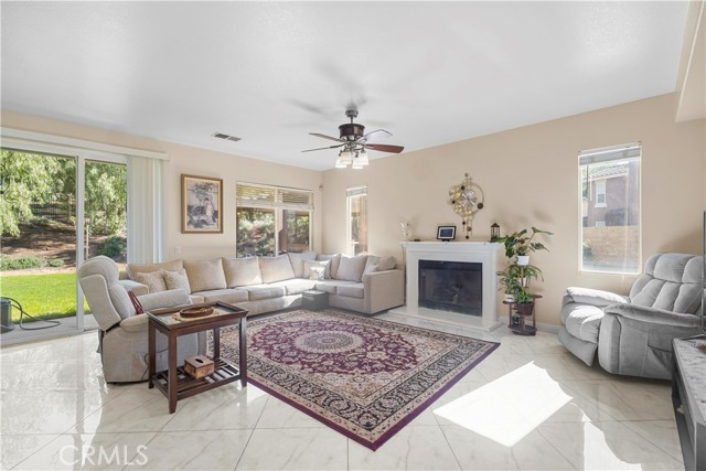 Detail Gallery Image 18 of 57 For 665 Barbre Cir, Corona,  CA 92879 - 4 Beds | 3 Baths