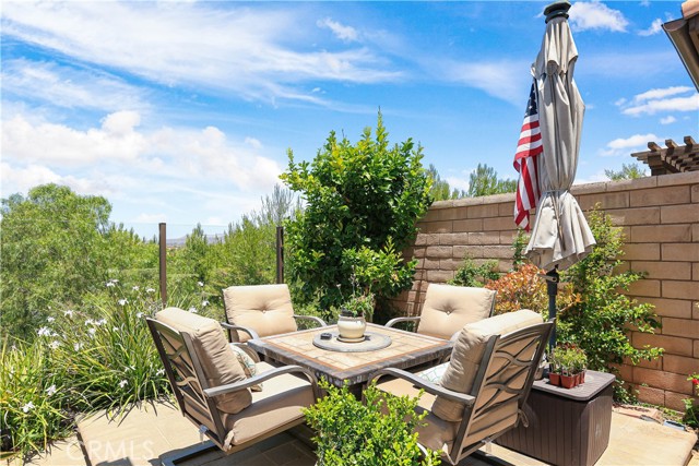55 Fuchsia, Lake Forest CA: https://media.crmls.org/medias/fdf6ce56-04dc-4042-baf8-0578d08026f5.jpg