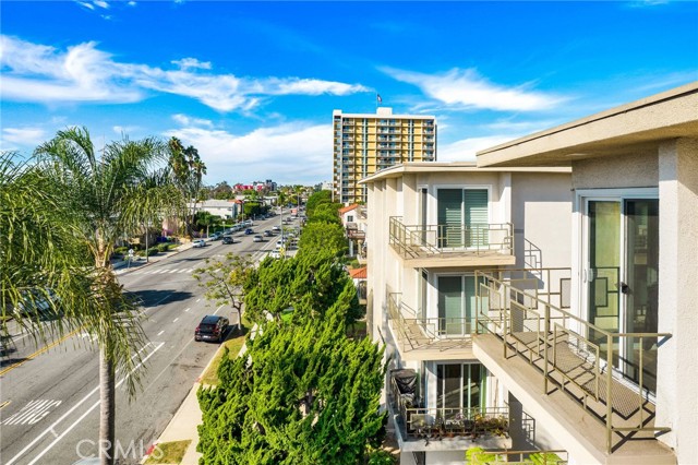 3421 Park Boulevard, San Diego, California 92103, 2 Bedrooms Bedrooms, ,2 BathroomsBathrooms,Condominium,For Sale,Park,IV25046024