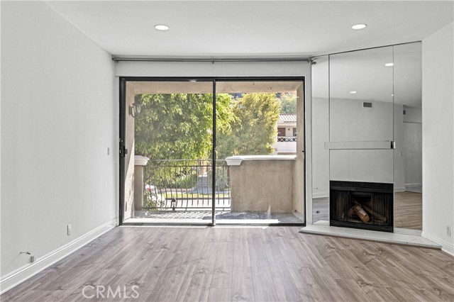 Detail Gallery Image 29 of 49 For 1630 S Bentley Ave #103,  Los Angeles,  CA 90025 - 2 Beds | 2/1 Baths