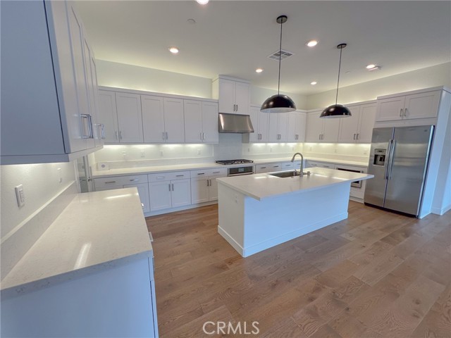 178 Waypoint, Tustin CA: https://media.crmls.org/medias/fdf7d1fa-49f1-4ce6-9dfa-e594674daec7.jpg