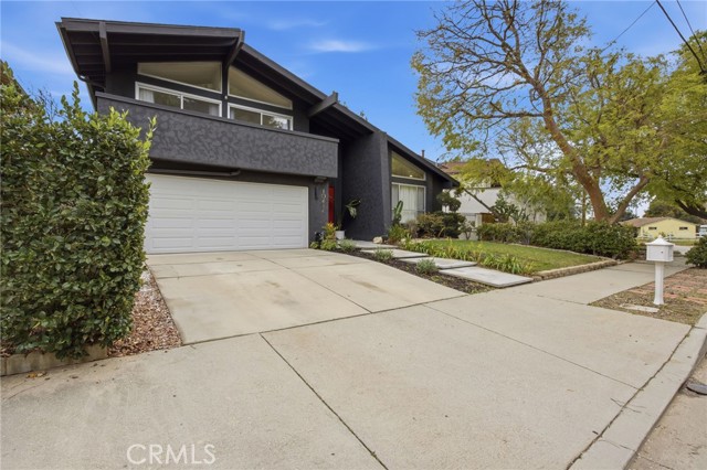 Detail Gallery Image 4 of 21 For 10414 Andora Ave, Chatsworth,  CA 91311 - 3 Beds | 2/1 Baths