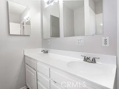 https://media.crmls.org/medias/fdf88773-8511-42a9-9a29-d521e9468b5d.jpg?preset=X-Large