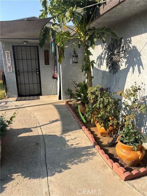 10457 50th Street, Jurupa Valley CA: https://media.crmls.org/medias/fdf926d0-d63f-44bd-adad-d93a637455fb.jpg