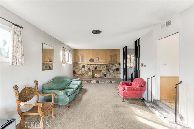 7618 Gazette Avenue photo 5