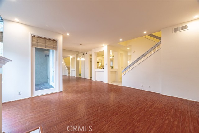 Detail Gallery Image 2 of 29 For 72 Vassar Aisle, Irvine,  CA 92612 - 3 Beds | 3 Baths