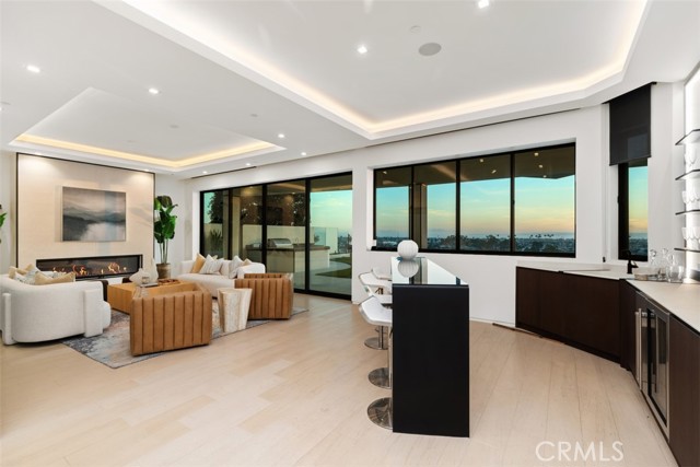 Detail Gallery Image 30 of 58 For 1207 Dolphin Ter, Corona Del Mar,  CA 92625 - 6 Beds | 6/2 Baths