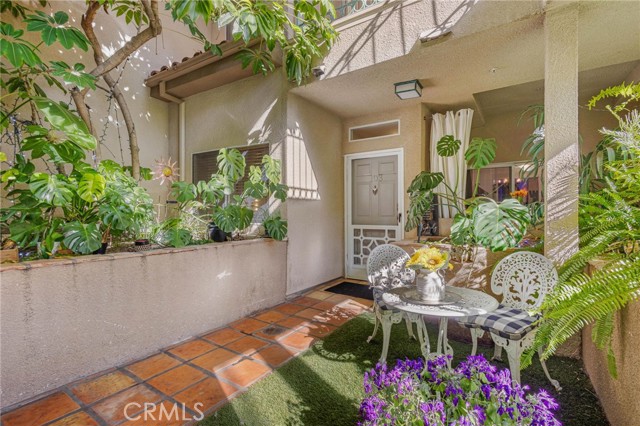 Detail Gallery Image 64 of 66 For 10626 Valley Spring #103,  Toluca Lake,  CA 91602 - 2 Beds | 2 Baths