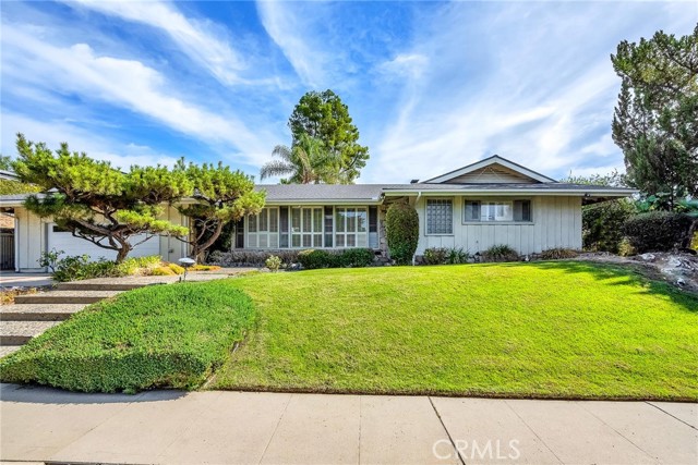 Detail Gallery Image 3 of 57 For 4614 La Subida Pl, Tarzana,  CA 91356 - 4 Beds | 3 Baths